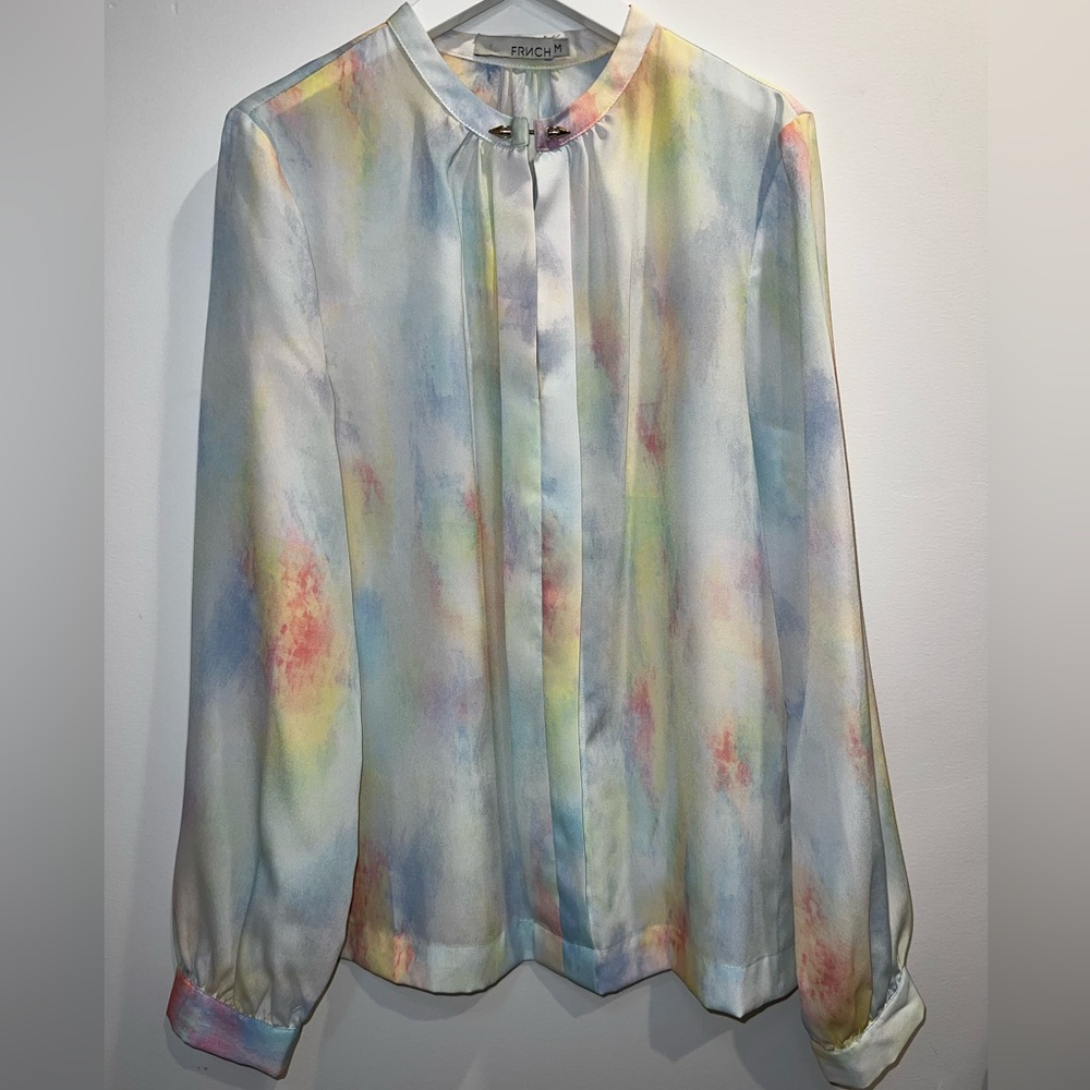 Watercolor-y fabric Frnch brand size medium blouse